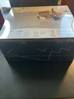 Pokemon TCG: 25th Anniversary Celebrations Elite Trainer Box (2021) 820650809439 - Image 4