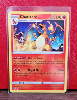 Pokemon TCG Charizard 025/185 Non Holo Rare Sword & Shield Vivid Voltage - Image 1