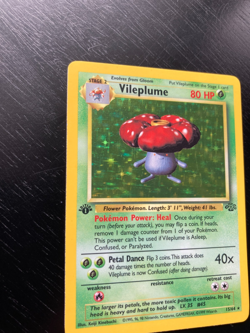 Pokemon Holographic 1st Edition Vileplume 15/64 Jungle Set EX/NM Condition. - Image 4
