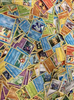 2.5LB Lot of Assorted Pokemon Cards TCG CCG in Collectible SV Paradox Rift Box - Image 3