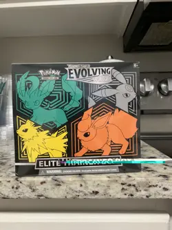 Pokemon TCG Evolving Skies Elite Trainer Box [Flareon/Jolteon/Umbreon/Leafeon] - Image 1