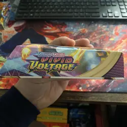 Pokemon Vivid Voltage Charizard Theme Deck Promo Holo in Hand 2020 RARE 820650807572 - Image 5