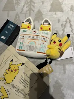 Pokemon x Natural History Museum Pikachu Jumbo Card Sealed + Plush Bundlee - Image 2