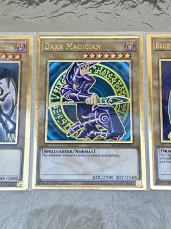 Blue-Eyes White Dragon + Dark Magician + Red-Eyes | MAGO Premium Gold | YuGiOh! - Image 3