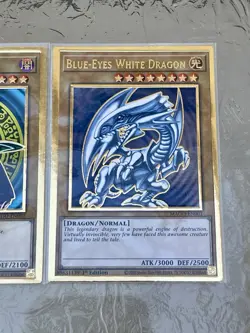 Blue-Eyes White Dragon + Dark Magician + Red-Eyes | MAGO Premium Gold | YuGiOh! - Image 4
