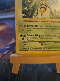 Beedrill Shadowless Base Set 17/102 WOTC 1999 Pokemon Card DMG - Image 5