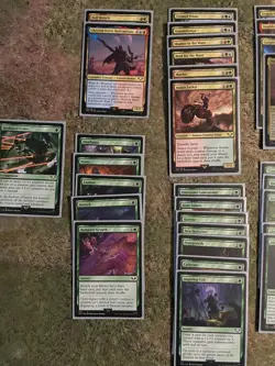 MTG Universes Beyond: Warhammer 40k Tyranid Swarm Commander Deck - Sleeved deck - Image 3