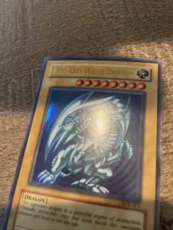 Blue-Eyes White Dragon Ultra Rare SDK-001 Lightly Played Free Shipping - Image 3