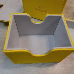 Gamegenic Stronghold XL Yellow Card Game Deck Holder Case Preowned MTG Commander - Image 5