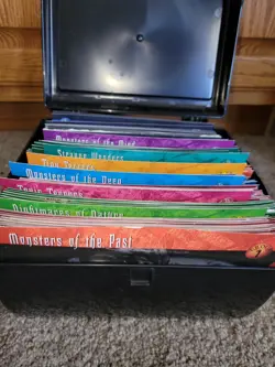 Weird n' Wild Creatures Huge Lot of 531 Large Cards 2 Storage Cases Trading Card - Image 2