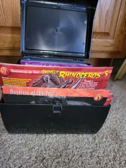 Weird n' Wild Creatures Huge Lot of 531 Large Cards 2 Storage Cases Trading Card - Image 3