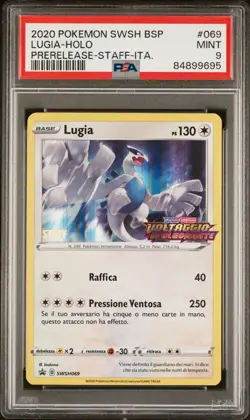 Pokemon PSA 9 Lugia #069 Holo Vivid Voltage Prerelease Staff Promo 2020 Italiano - Image 2