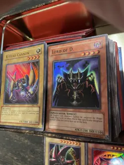 Yu-Gi-Oh! TCG Card Lot Dark Magician Tin with Dark Magician Card - Image 5