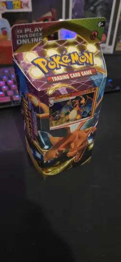 Pokemon Vivid Voltage Charizard Theme Deck Promo Holo in Hand 2020 RARE 820650807572 - Image 1