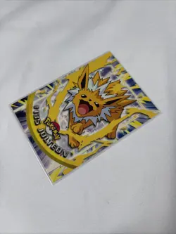 2000 Topps Pokemon TV Series Blue Logo #135 Jolteon Non Holo - Image 2