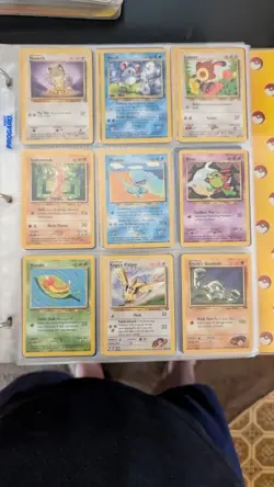 Pokemon Binder with 17 card sleeves 150+ vintage cards - Image 3