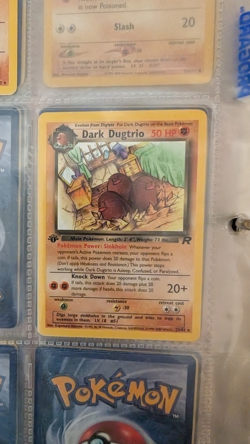 Pokemon Binder with 20 card sleeves 200+ vintage cards - Image 5