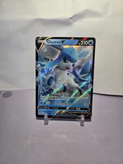 Glaceon V SWSH196 SWSH: Sword & Shield Promo Cards Holo - Image 1
