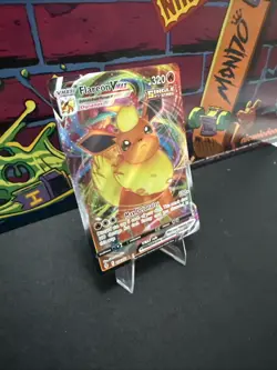 Pokemon TCG Flareon VMAX Full Art Ultra Rare Holo Card 018/203 Evolving Skies - Image 2