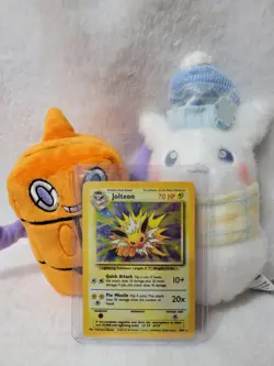 *Damaged* 1999 Pokemon Jolteon 4/64 Jungle Set Holo Unlimited - No Symbol Error - Image 1