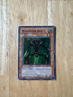 Yu-Gi-Oh! TCG Man-Eater Bug Legend of Blue Eyes White Dragon LOB-108 LP - Image 1