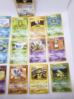 Vintage 99 Gold, Silver, To A New World & 2000 Crossing The Ruins Pokemon Lot 13 - Image 4