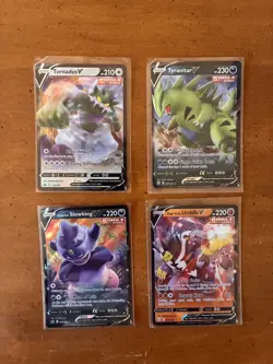 Lot of 4 Single Strike Pokemon V Cards NM - Image 1