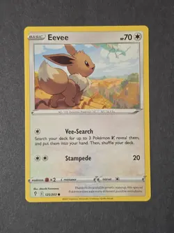 Eevee 125/203 REVERSE HOLO Evolving Skies Pokemon TCG Card NM - Image 1