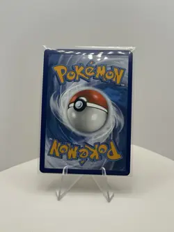 Pokemon TCG Pikachu v Swsh04 Holo Card #043/185 Vivid Voltage Ultra Rare - Image 2