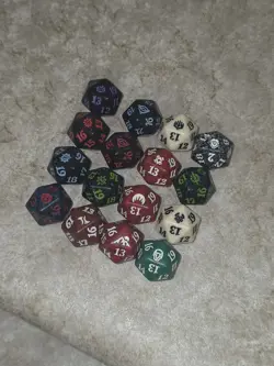 Wizards of the Coast Magic: The Gathering D20 Spindown Dice Lot, 15 Multicolor - Image 3