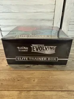 Pokemon TCG SWSH Evolving Skies Elite Trainer Box ETB Sealed - Image 5