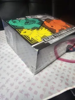 Pokemon Evolving Skies Elite Trainer Box ETB - Image 2