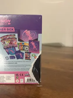 Pokemon Sword & Shield Fusion Strike Elite Trainer Box Sealed w/ munched corner - Image 3