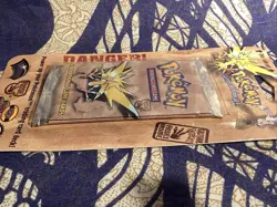 1999 Sealed Pokemon Fossil Blister Pack OG Wizards of the Coast Booster - Image 4
