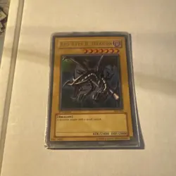 Yu-Gi-Oh! Holo 1st Edition Lot - Red-Eyes, Dark Magician, Blue-Eyes - 5 Cards - Image 3