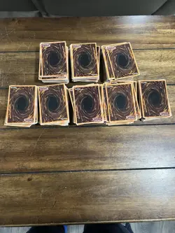 800 YUGIOH CARDS ULTIMATE LOT - Image 1