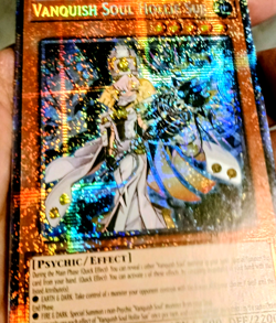 YUGIOH VANQUISH SOUL HOLLIE SUE STARLIGHT ULTRA RARE ATK/ 500 DEF / 2200 - Image 2