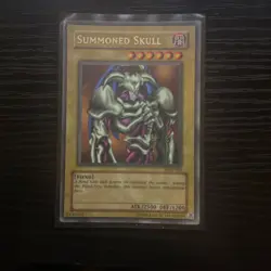 YuGiOh Summoned Skull MRD-003 Ultra Rare Metal Raiders Vintage LP - Image 1