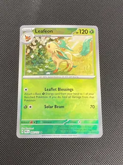 Pokemon Leafeon (Poke Ball Pattern) 005/131 Sv: Prismatic Evolutions Holo - Image 1