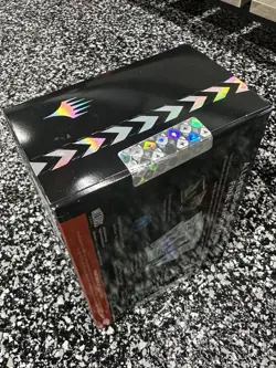 Magic: The Gathering - Final Fantasy Bundle: Gift Edition - Sealed - In Hand NEW - Image 2