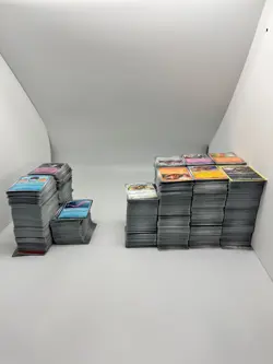 POKEMON TCG BULK 1250+ HOLOS/REVERSE 3500+ COMMON/UNCOMMON 4500+ TOTAL CARDS - Image 1