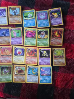 Lot Of 27 Pokemon Cards - Image 3