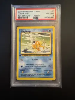 POKEMON PSA 8 MAGIKARP 35/102 1st FIRST EDITION SET BASE ITALIANO - Image 1