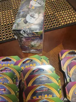 Pokemon Sword And Shield Vivid Voltage Booster Box And 36 Sleeved Packs - Image 4