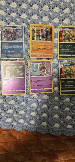 POKEMON Mixed Lot, 1,300+, 2015-2022, Holo,basic,trainer,stage 1&2,FREE items. - Image 3