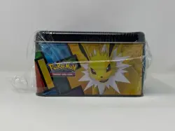 Pokemon TCG: 2021 Eevee Collector Chest: 3 Promo Cards and 5 Booster Packs[USED] - Image 4