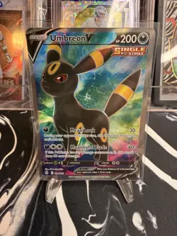 Umbreon v Full Art Holo Card 188/203SWSH07: Evolving Skies Near Mint Condition - Image 1