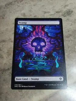 Swamp (Showcase) Dominaria United Regular - Image 1