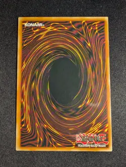Yugioh - Dark Magician YGLD-ENB02 Unlimited Ultra Rare NM - Image 2