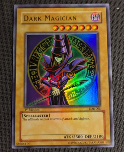 Yugioh Dark Magician LOB-005 Ultra Rare 1st Edition AE LP! - Image 1